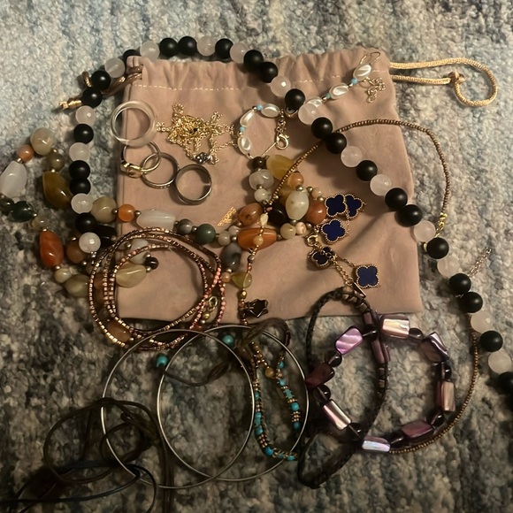 RANDOM JEWELRY BUNDLE - Picture 1 of 1